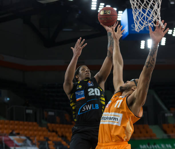 艰难的对抗 艰难的对抗